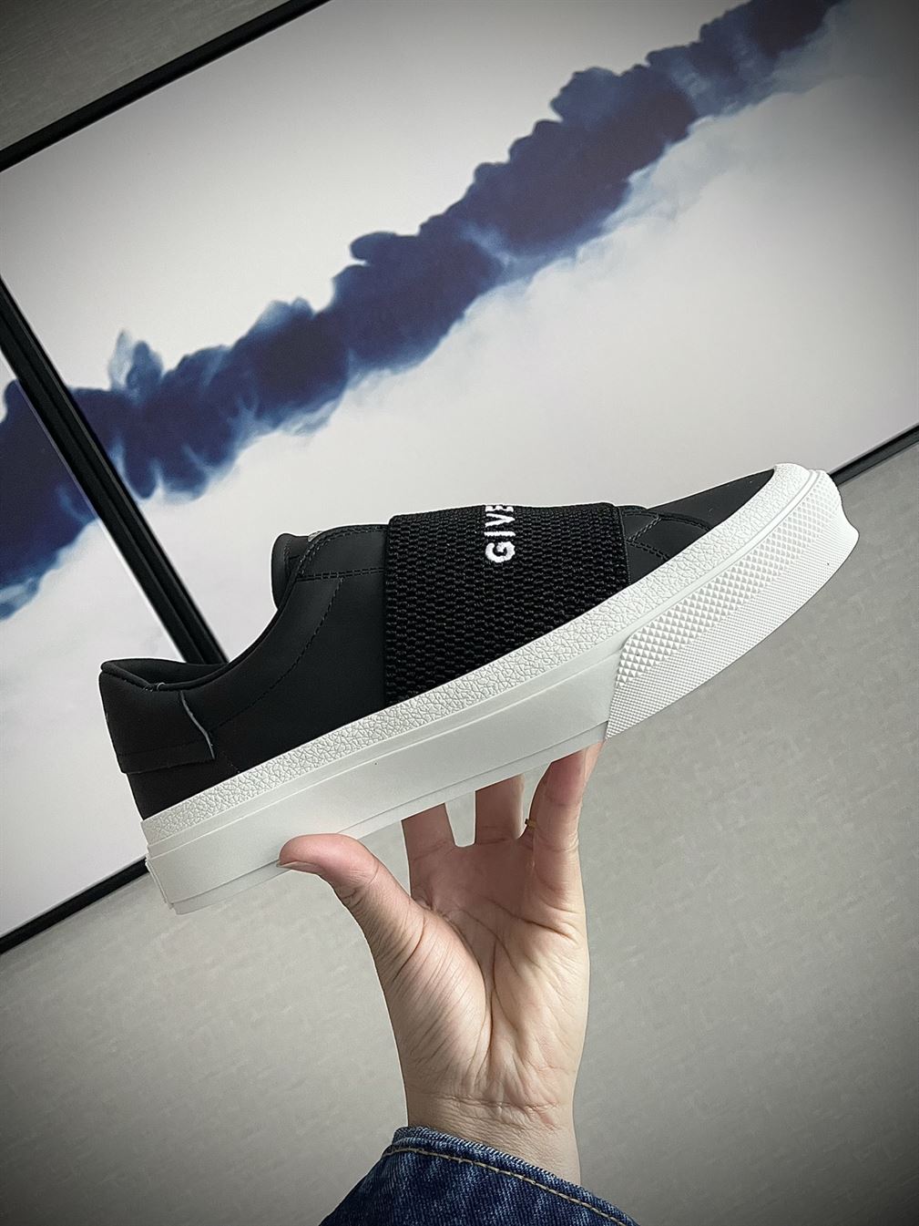 GIVENCHY SNEAKERS WITH ELASTIC BAND   GVC002