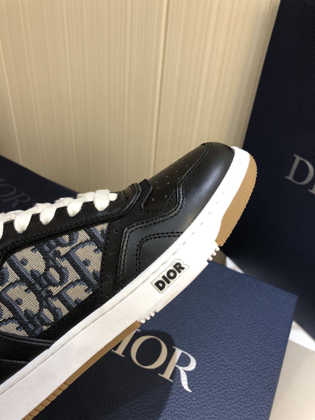 D10r B27 HIGH-TOP SNEAKER   DO006