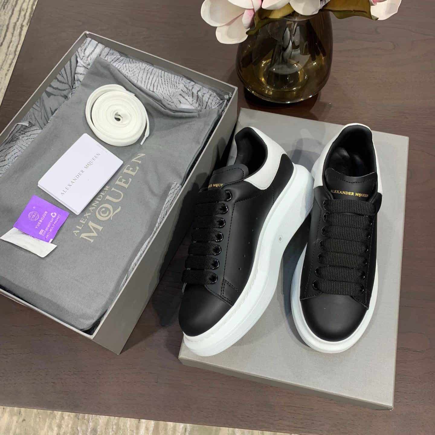 A1exa*der Mcqv*en Sneaker Dupe - AM11
