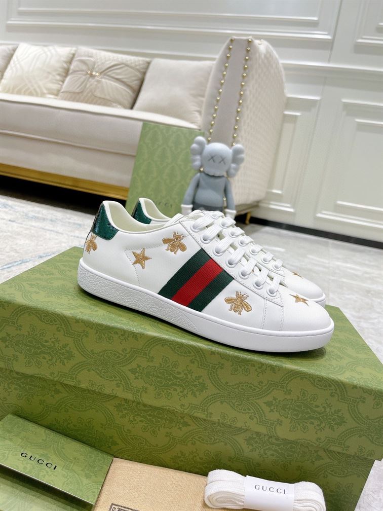 Gvc*1 Dupes Shoes ACE EMBROIDERED SNEAKER WITH BEES AND STARS   GCC090
