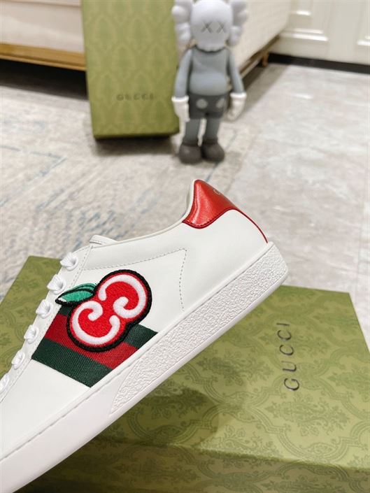 Gvc*1 Dupes Shoes INTERLOCKING G SNEAKERS   GCC094