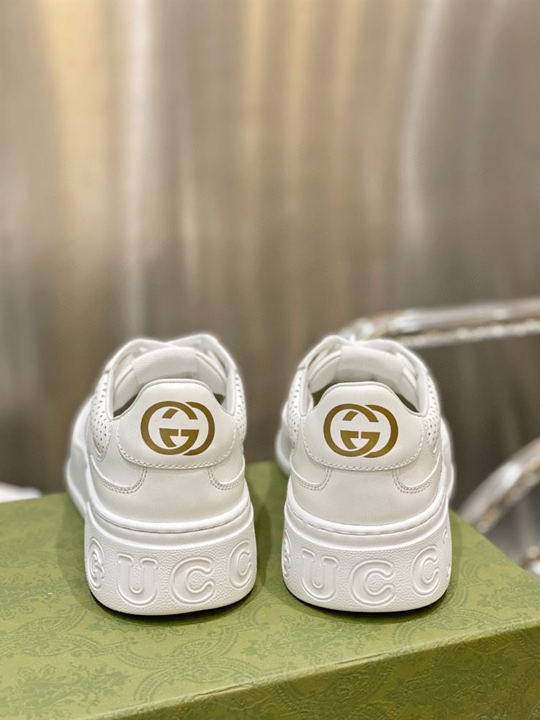 Gvc*1 MEN S GG EMBOSSED SNEAKER WHITE LEATHER   GCC005