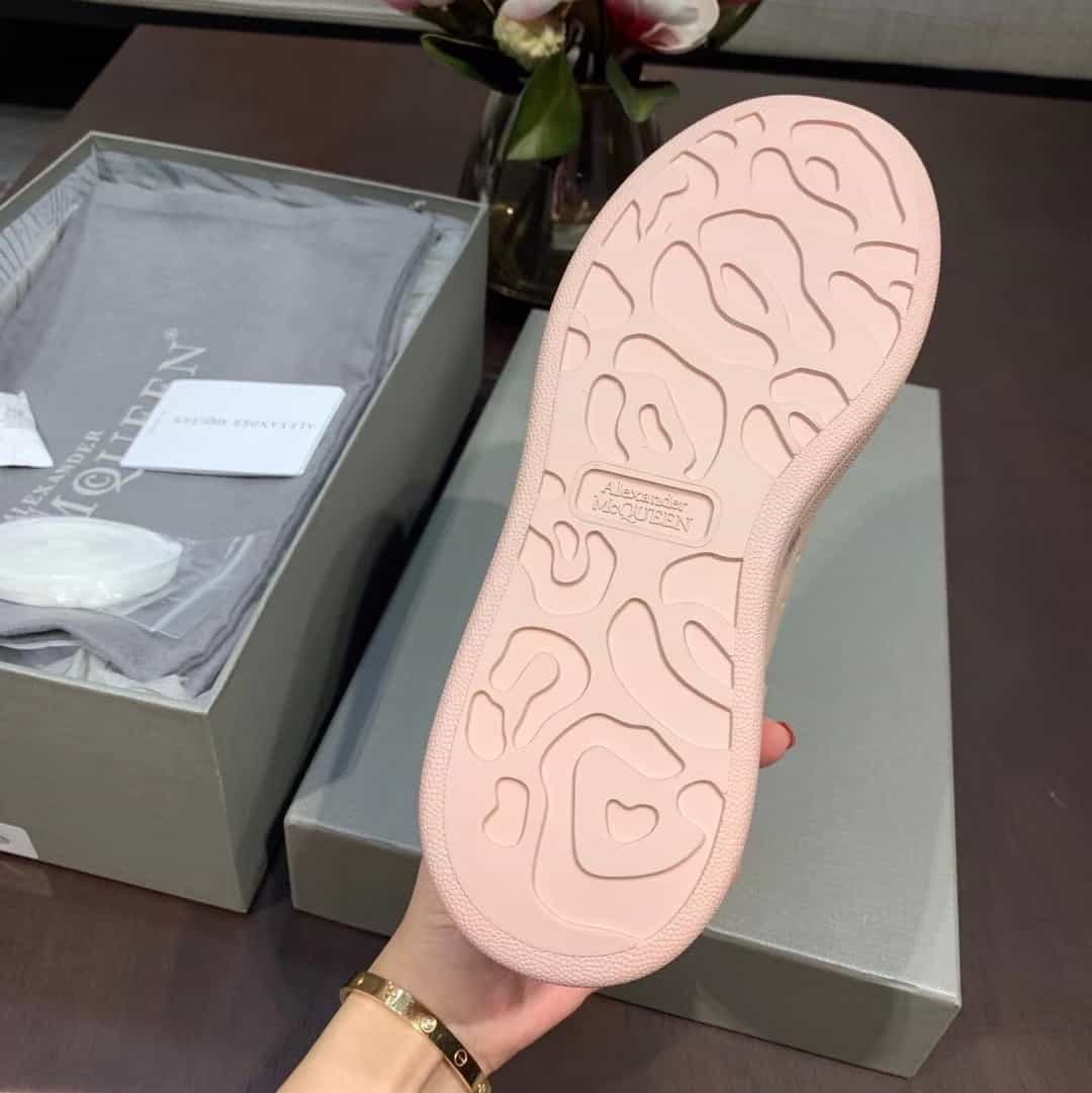 A1exa*der Mcqv*en Sneaker Dupe - AM1