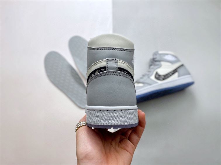 D10r AIR JORDAN 1 HIGH OG   DO061