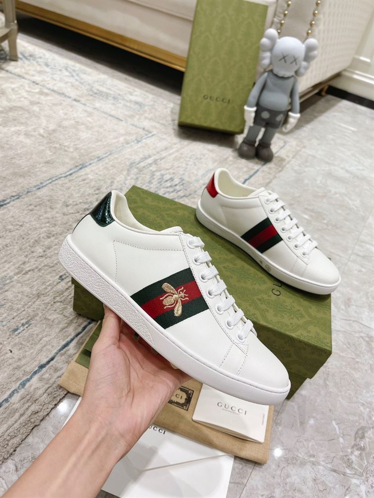 Gvc*1 Dupes Shoes ACE SNEAKER WHITE LEATHER WITH BEE   GCC087