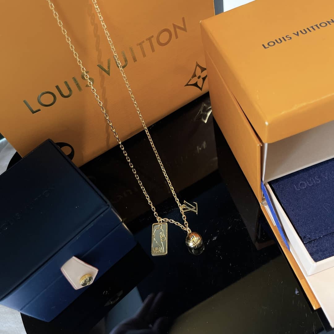 Wholesale L0vis Vvtt0n Logo Necklace