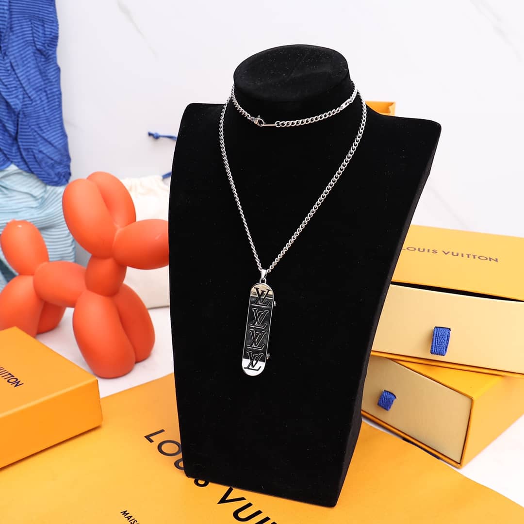 Wholesale L0vis Vvtt0n AAA+ Necklace