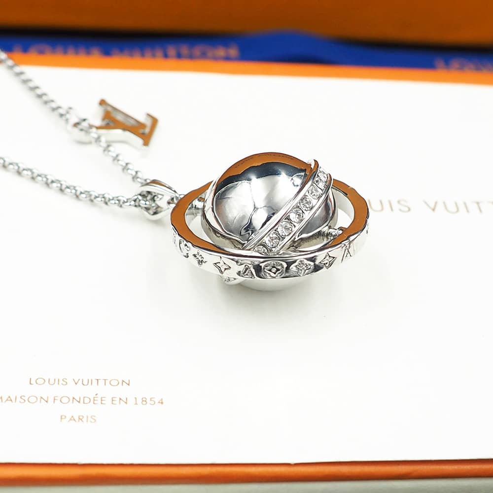 7 Star L0vis Vvtt0n Necklace