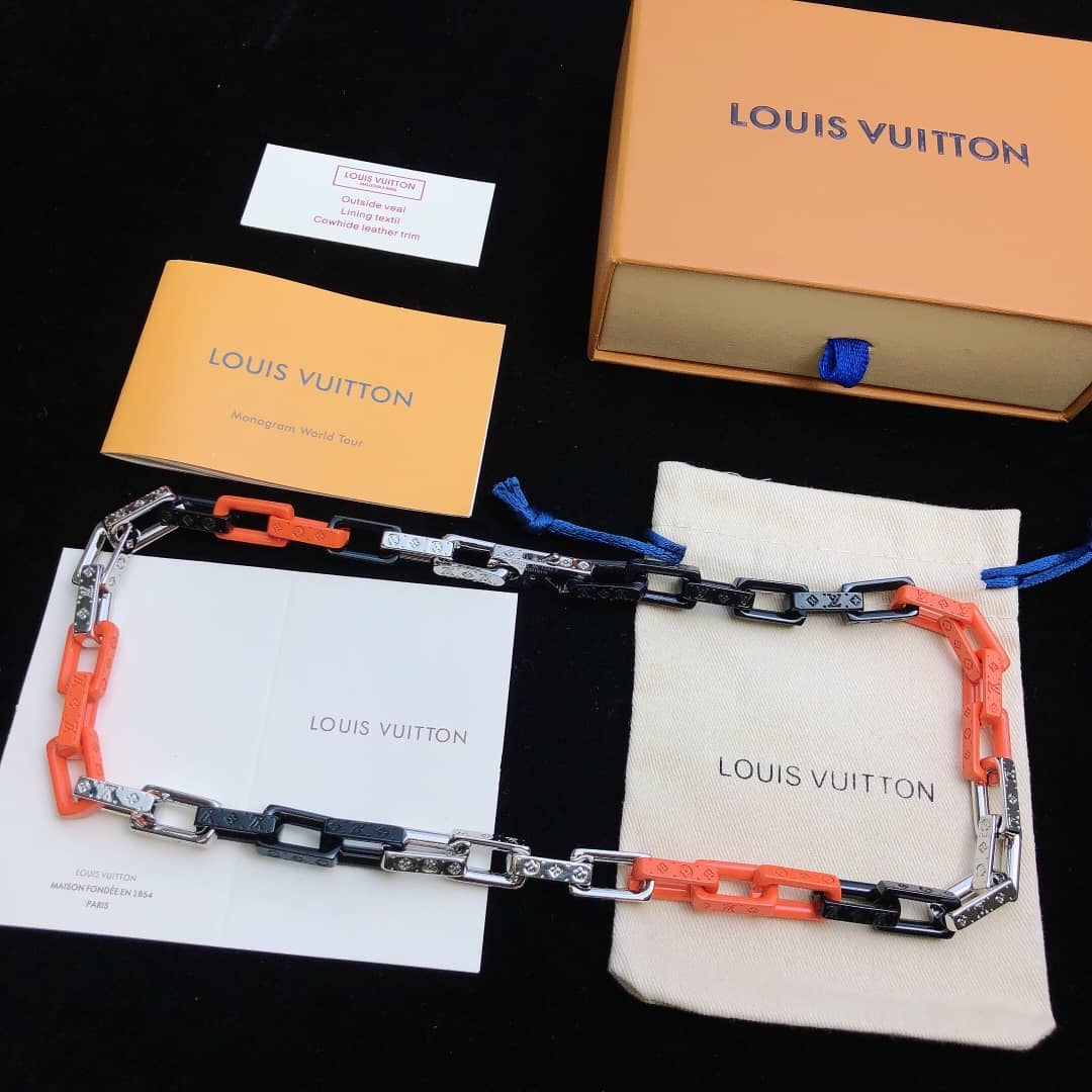 Fake L0vis Vvtt0n Logo Necklace