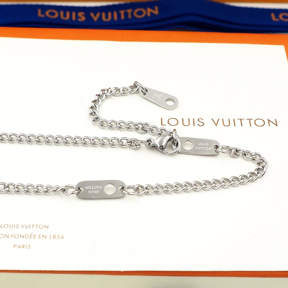 Wholesale L0vis Vvtt0n Logo Necklace