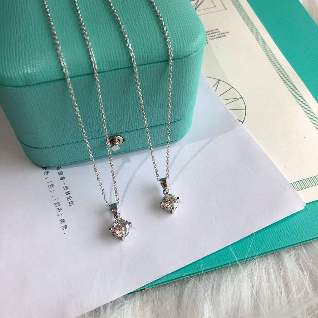 T*f*ny Necklace For Sale