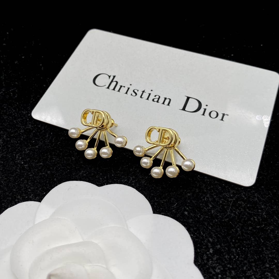 7 Star Chr1st1an D10r Earring
