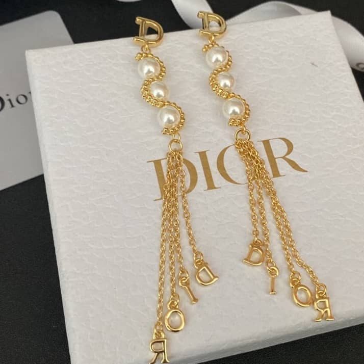 7 Star Chr1st1an D10r Earring