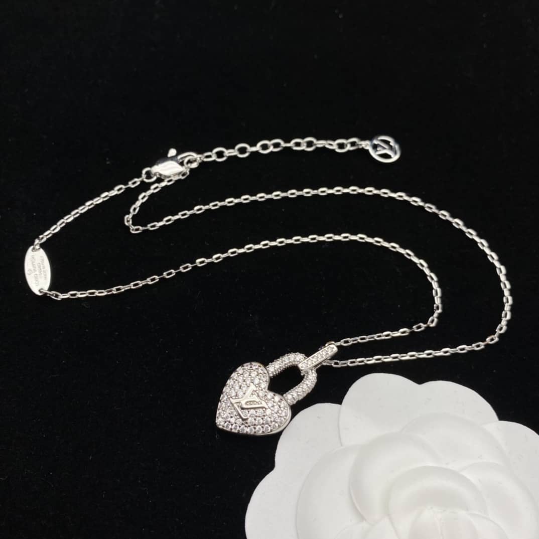 Knockoff L0vis Vvtt0n Logo Necklace