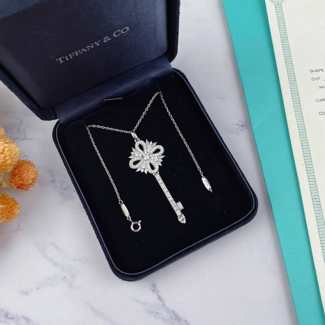 T*f*ny Necklace First Copy