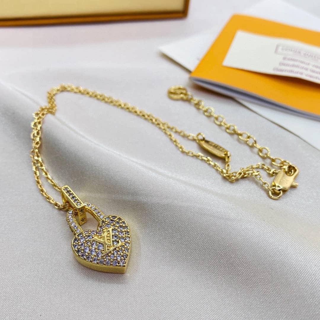 L0vis Vvtt0n Necklace First Copy