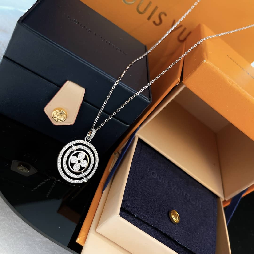 Fake L0vis Vvtt0n Logo Necklace