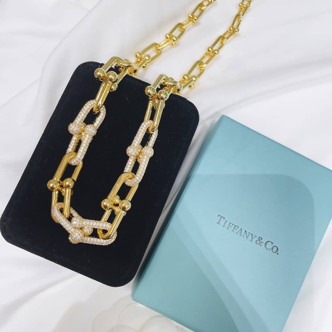 T*f*ny Necklace For Sale