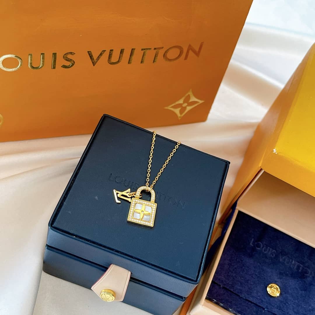 Best L0vis Vvtt0n Classic Necklace