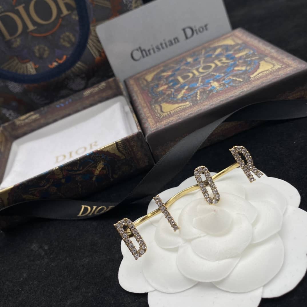 Luxury Chr1st1an D10r Classic AAA+ Ring