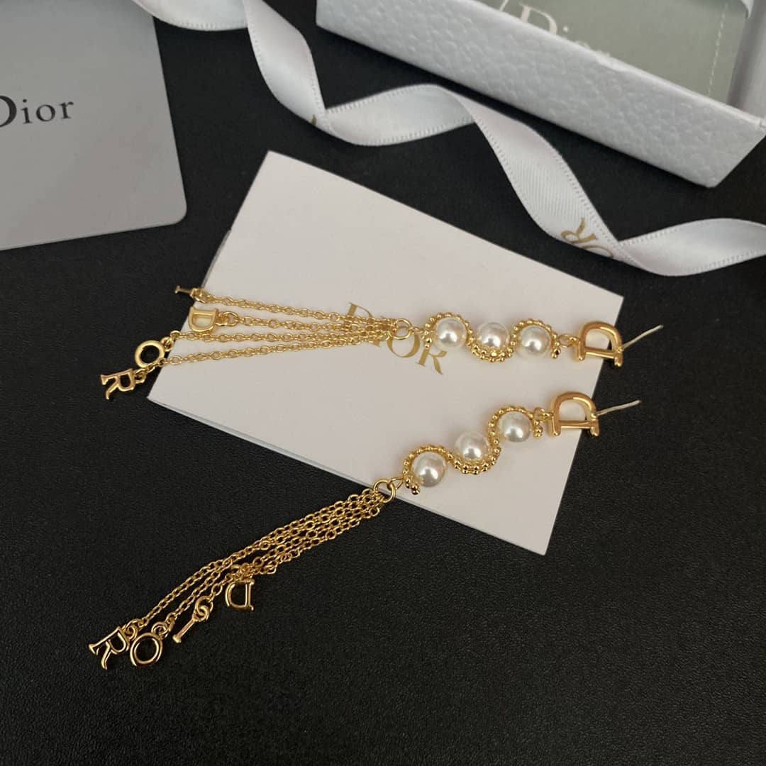 7 Star Chr1st1an D10r Earring