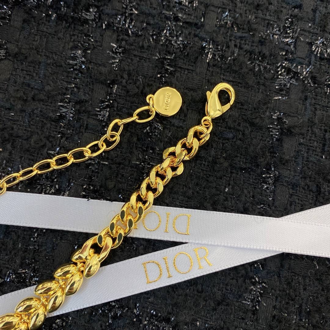 7 Star Chr1st1an D10r Necklace