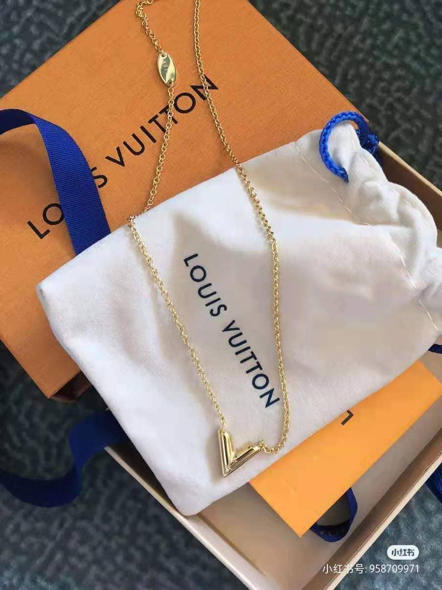 L0vis Vvtt0n Necklace Copy