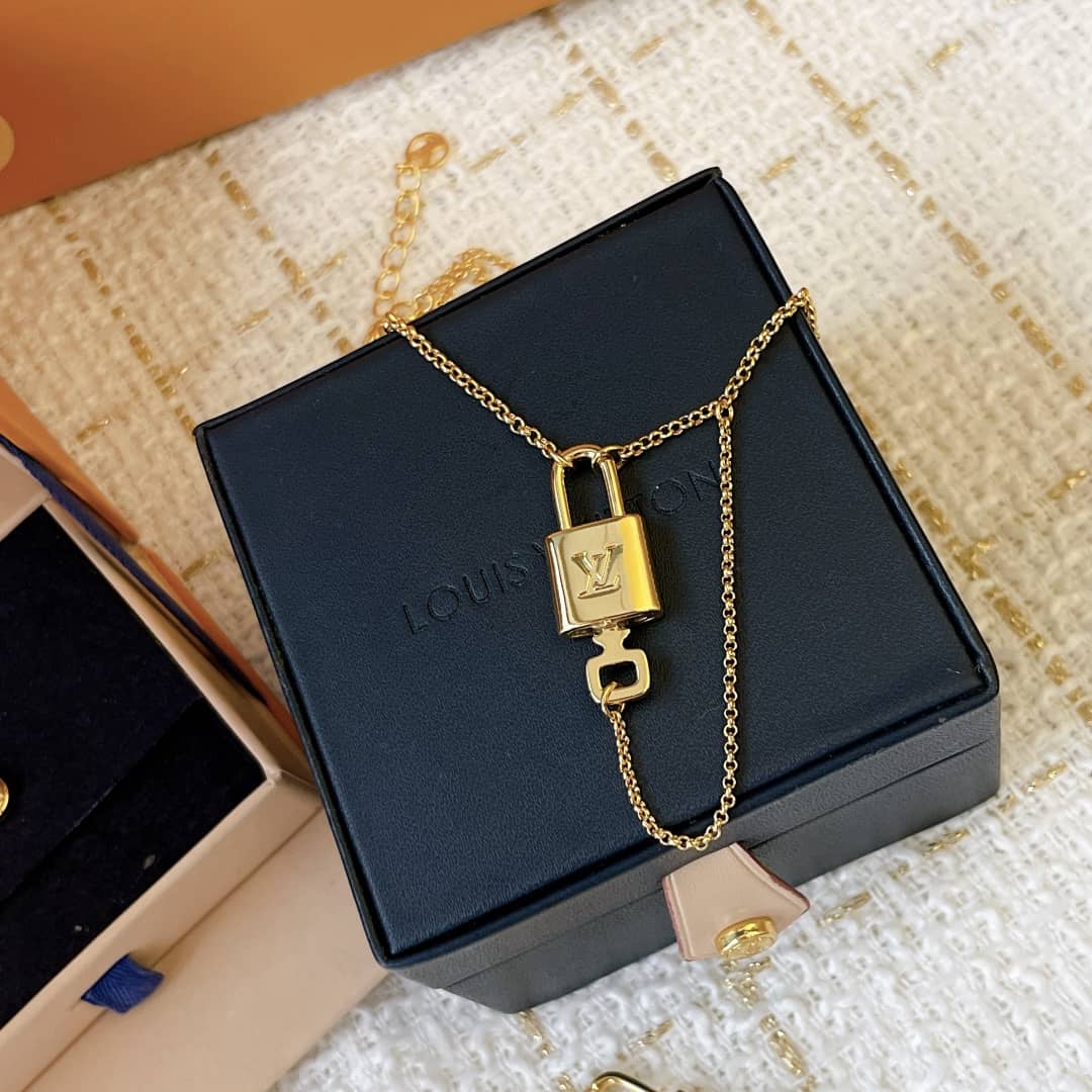 L0vis Vvtt0n Necklace First Copy