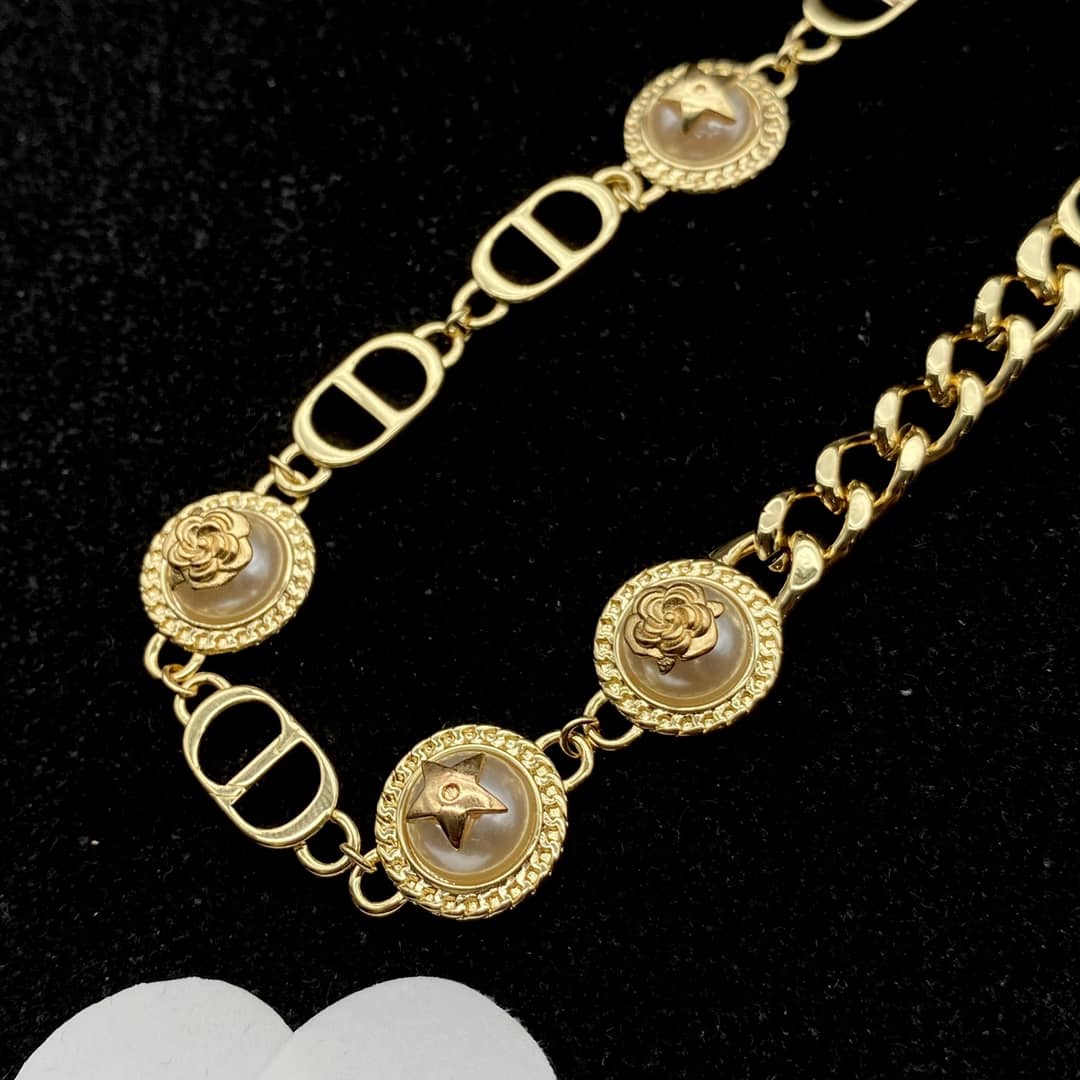 Top Quality Chr1st1an D10r Necklace