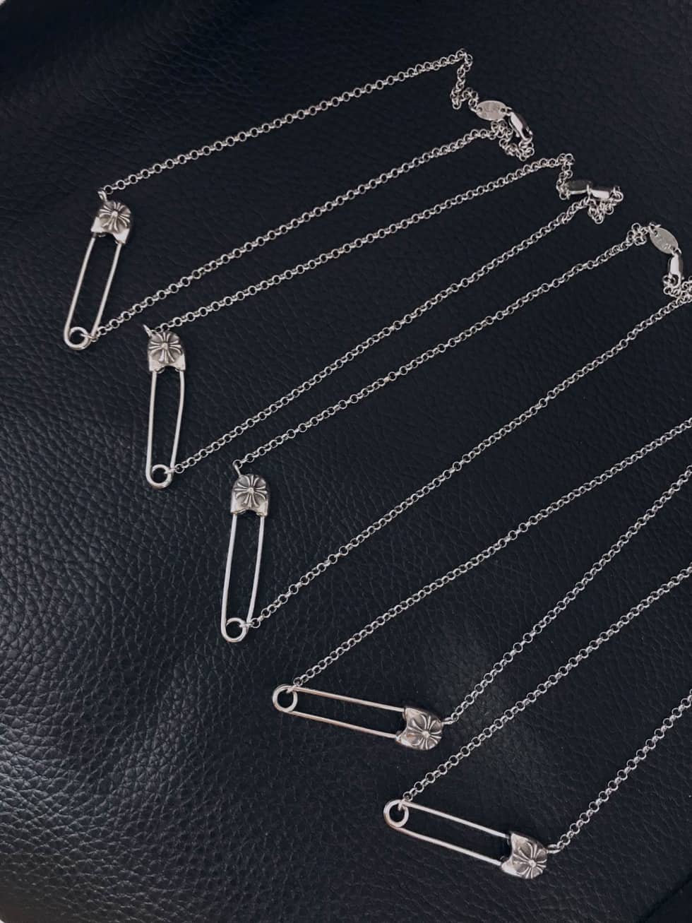 High Quality Ch*0me He**ts Necklace