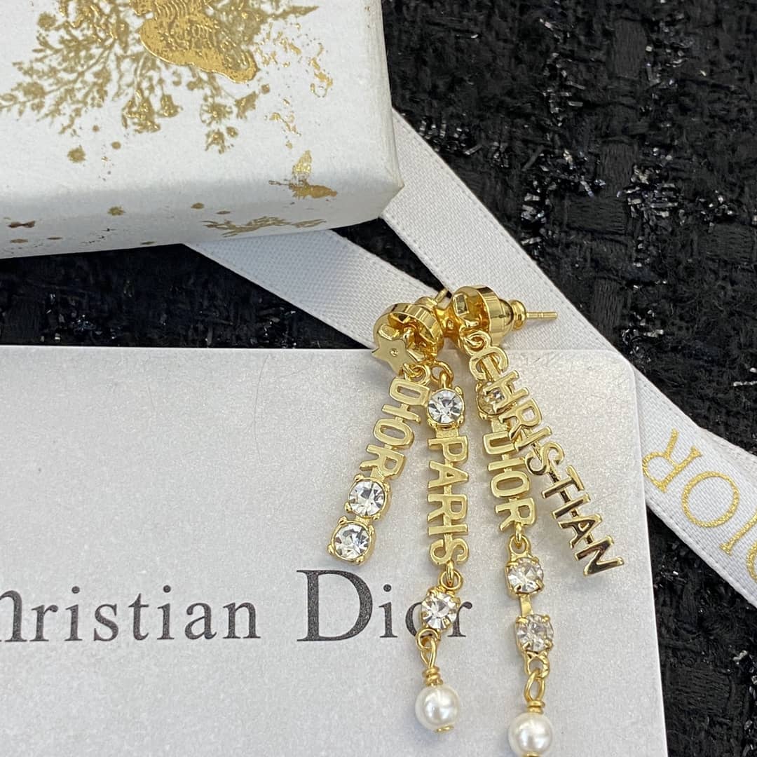 Best Chr1st1an D10r Classic Earring