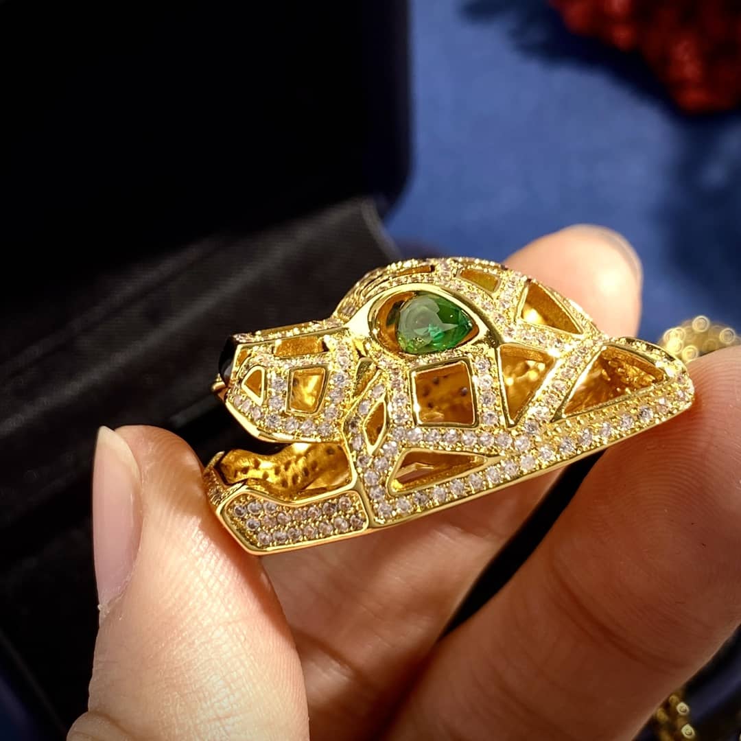 Fake Ca*t1er Logo Necklace