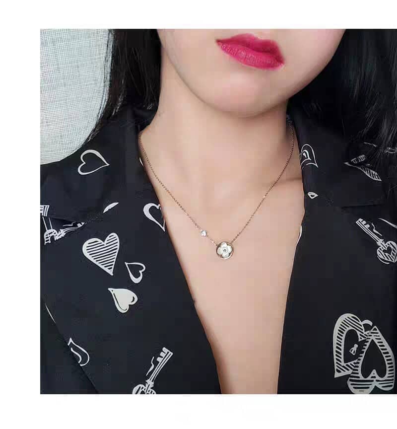 High Quality L0vis Vvtt0n Necklace