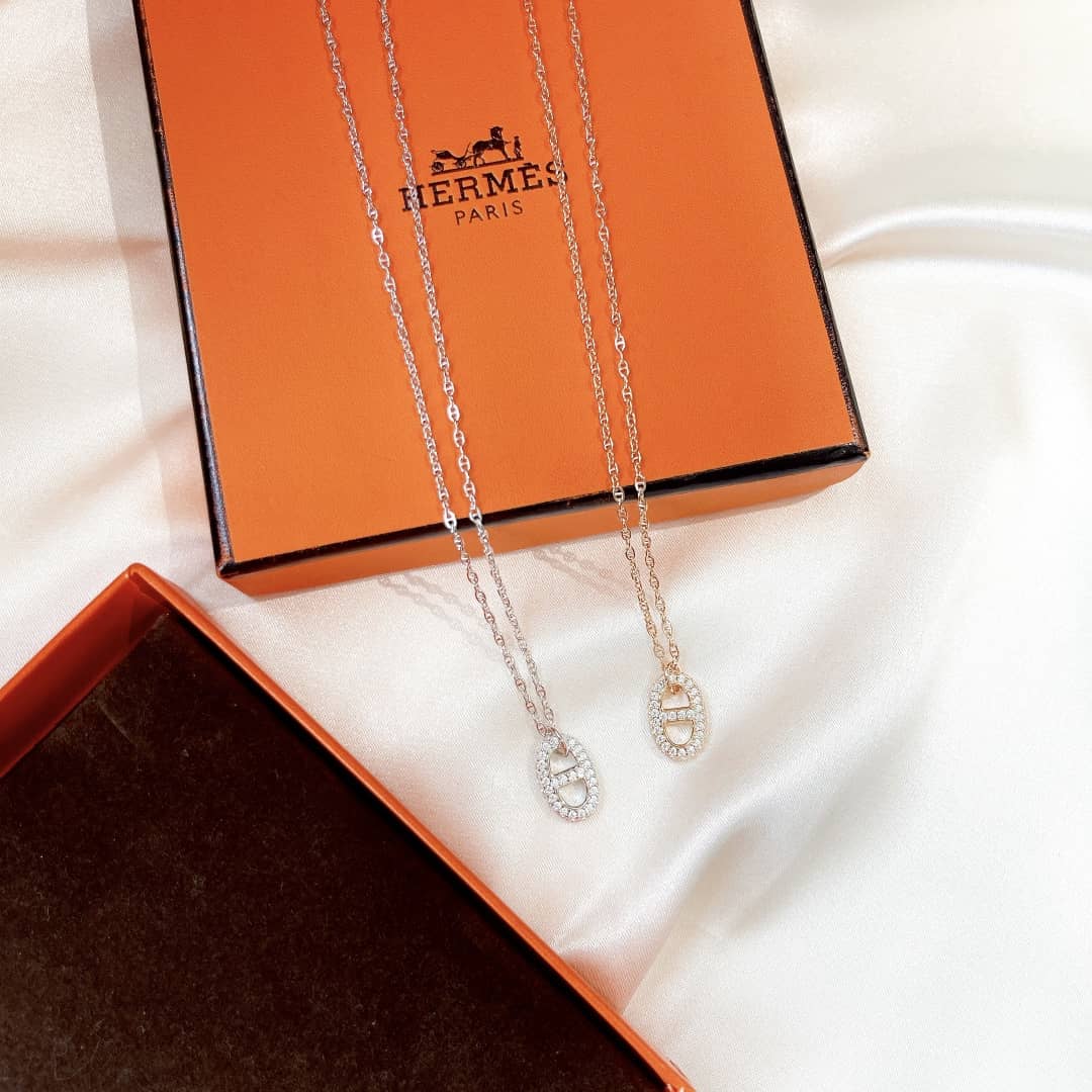 Fake H**me5 Logo Necklace