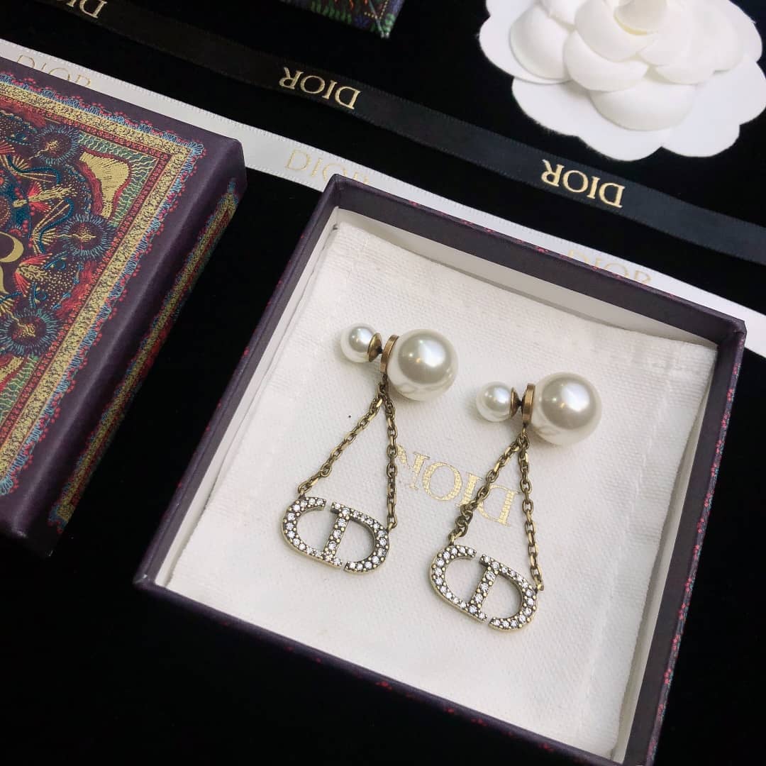 Top Quality Chr1st1an D10r Earring