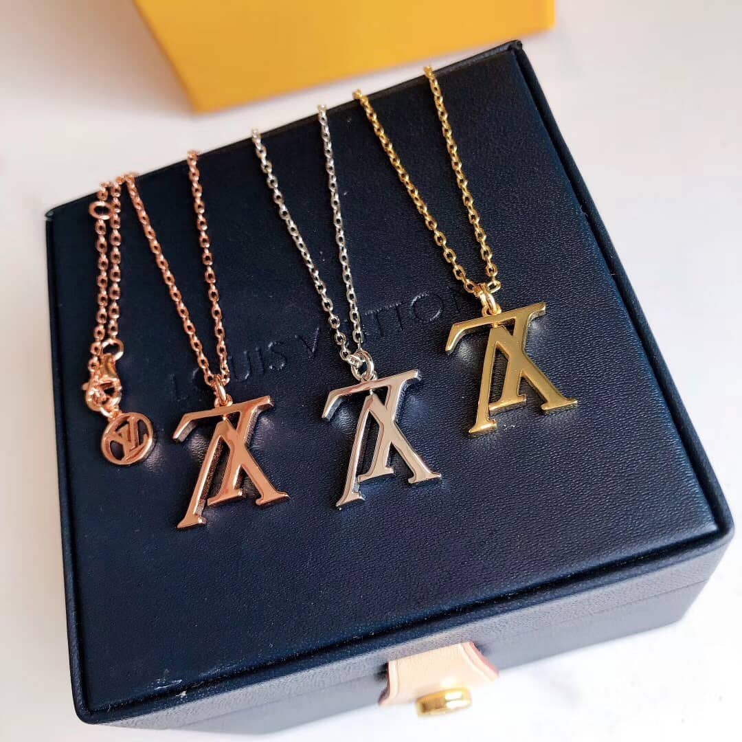 7 Star L0vis Vvtt0n Necklace