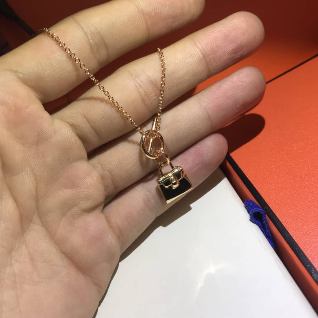 H**me5 Necklace First Copy