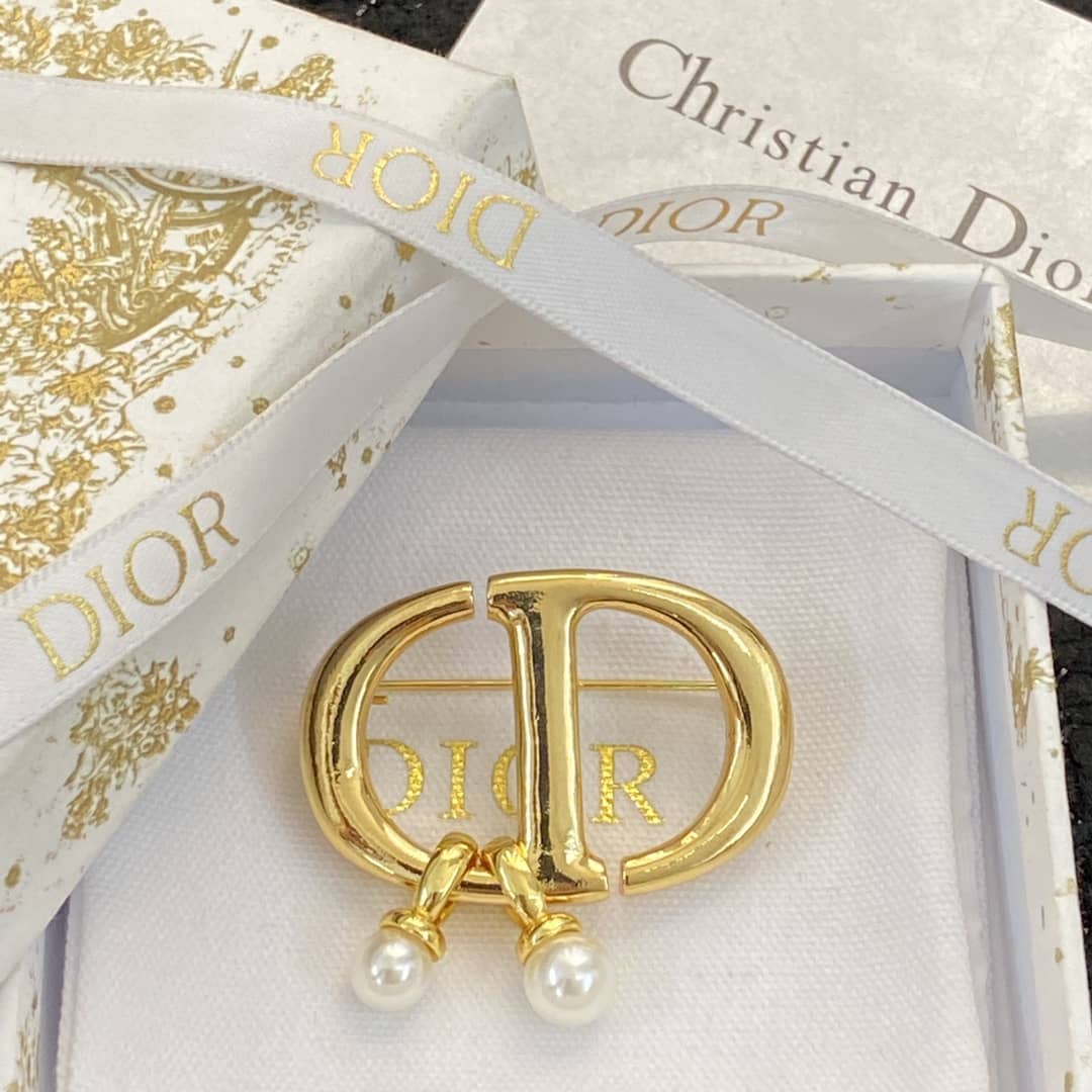 Replica Chr1st1an D10r Brooch