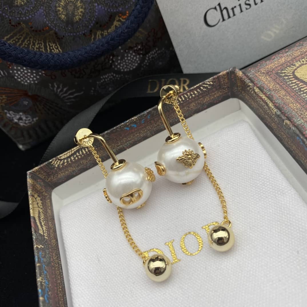 Knockoff Chr1st1an D10r Logo Earring