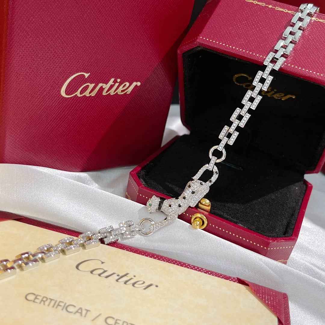 Ca*t1er Necklace For Sale