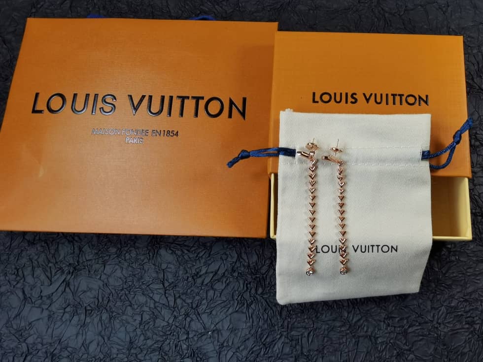 Replica L0vis Vvtt0n Earring