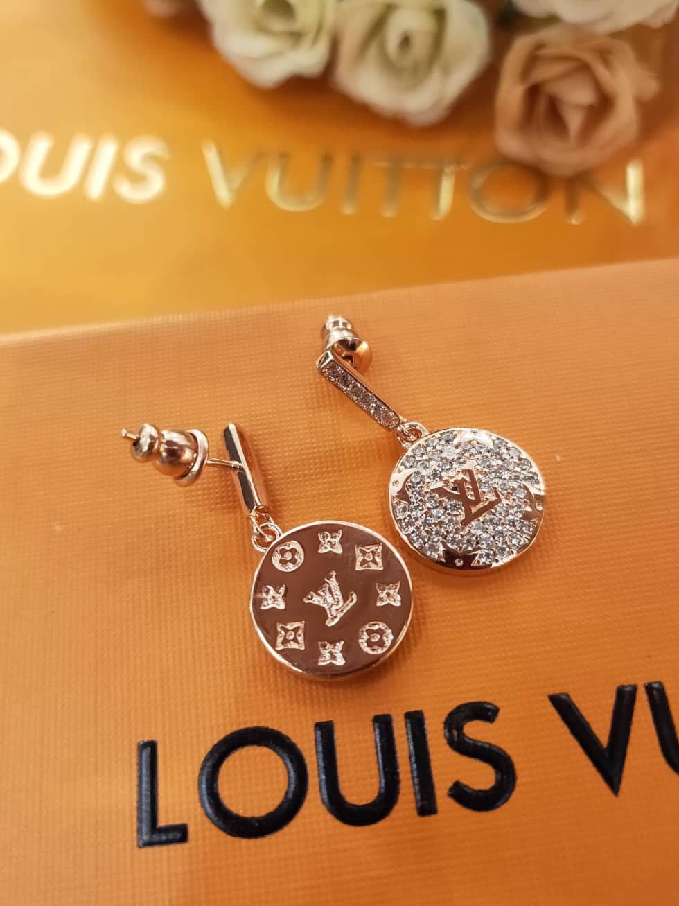 Knockoff L0vis Vvtt0n Logo Earring