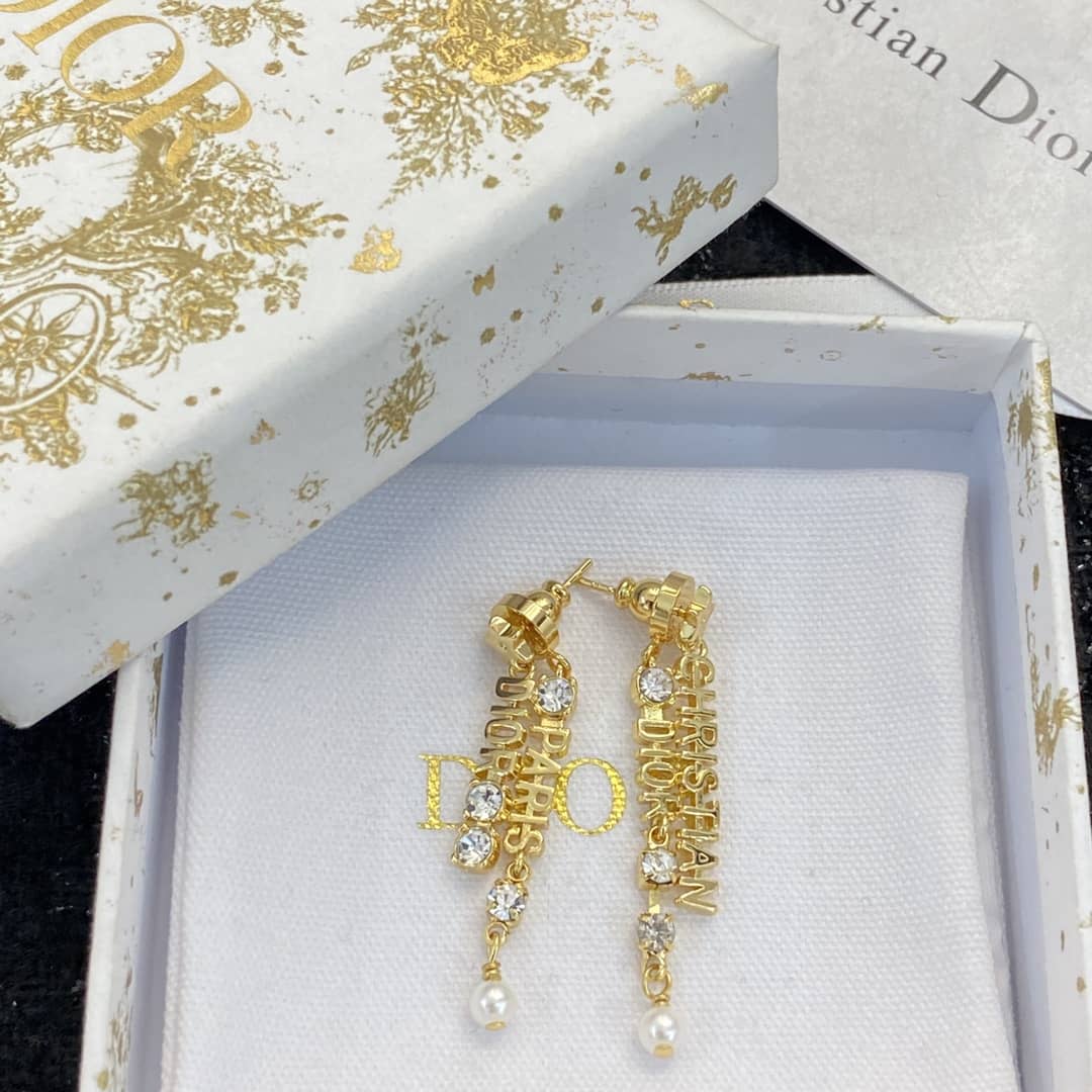 Best Chr1st1an D10r Classic Earring