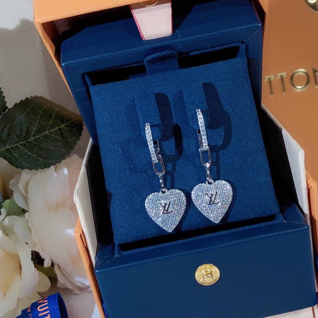 Fake L0vis Vvtt0n Logo Earring