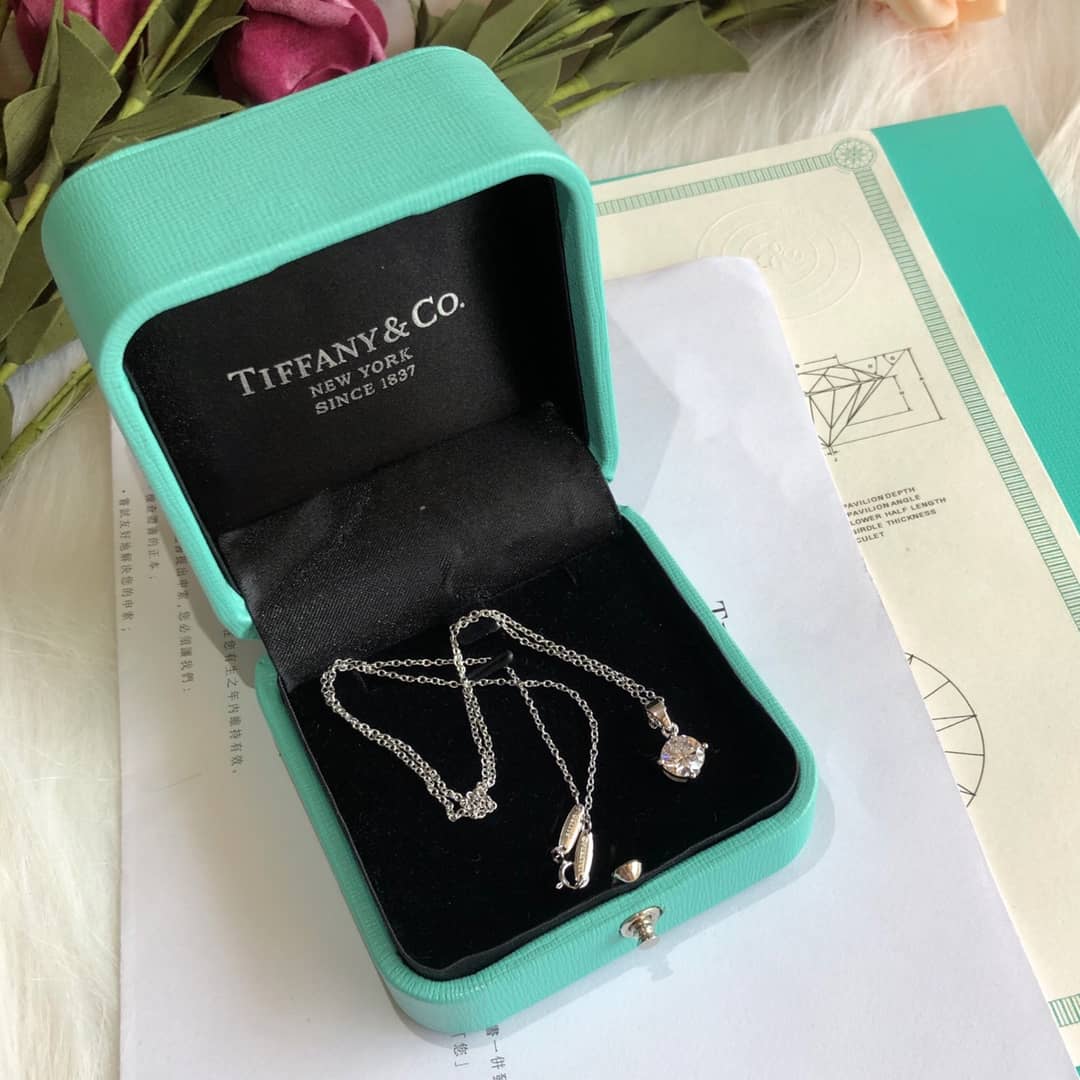 T*f*ny Necklace For Sale