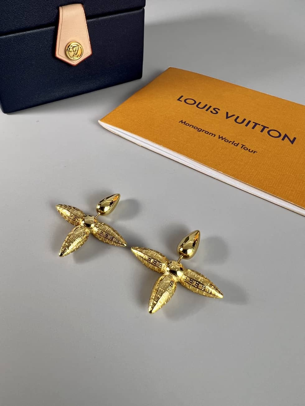 LV Hoop Earrings Dupe Logo AAA+