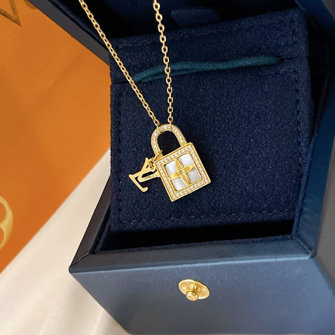 Best L0vis Vvtt0n Classic Necklace