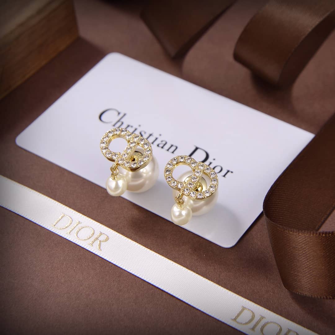Top Quality Chr1st1an D10r Earring