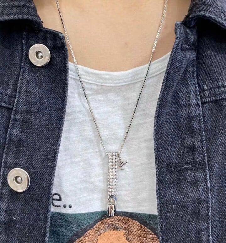 L0vis Vvtt0n Necklace First Copy