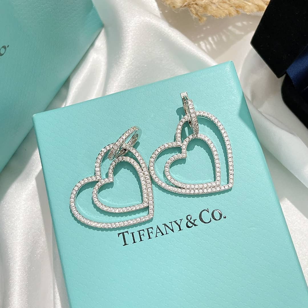 Designer T*f*ny Classic Earring